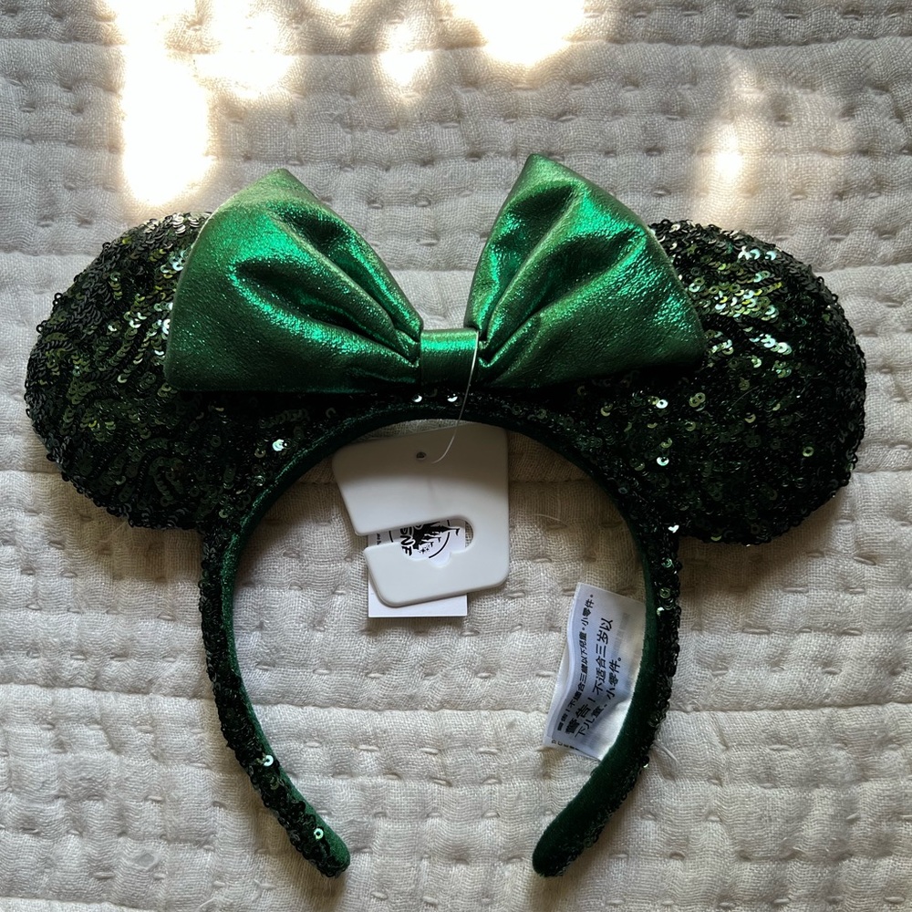 Emerald Sequined Minnie Mouse Ears